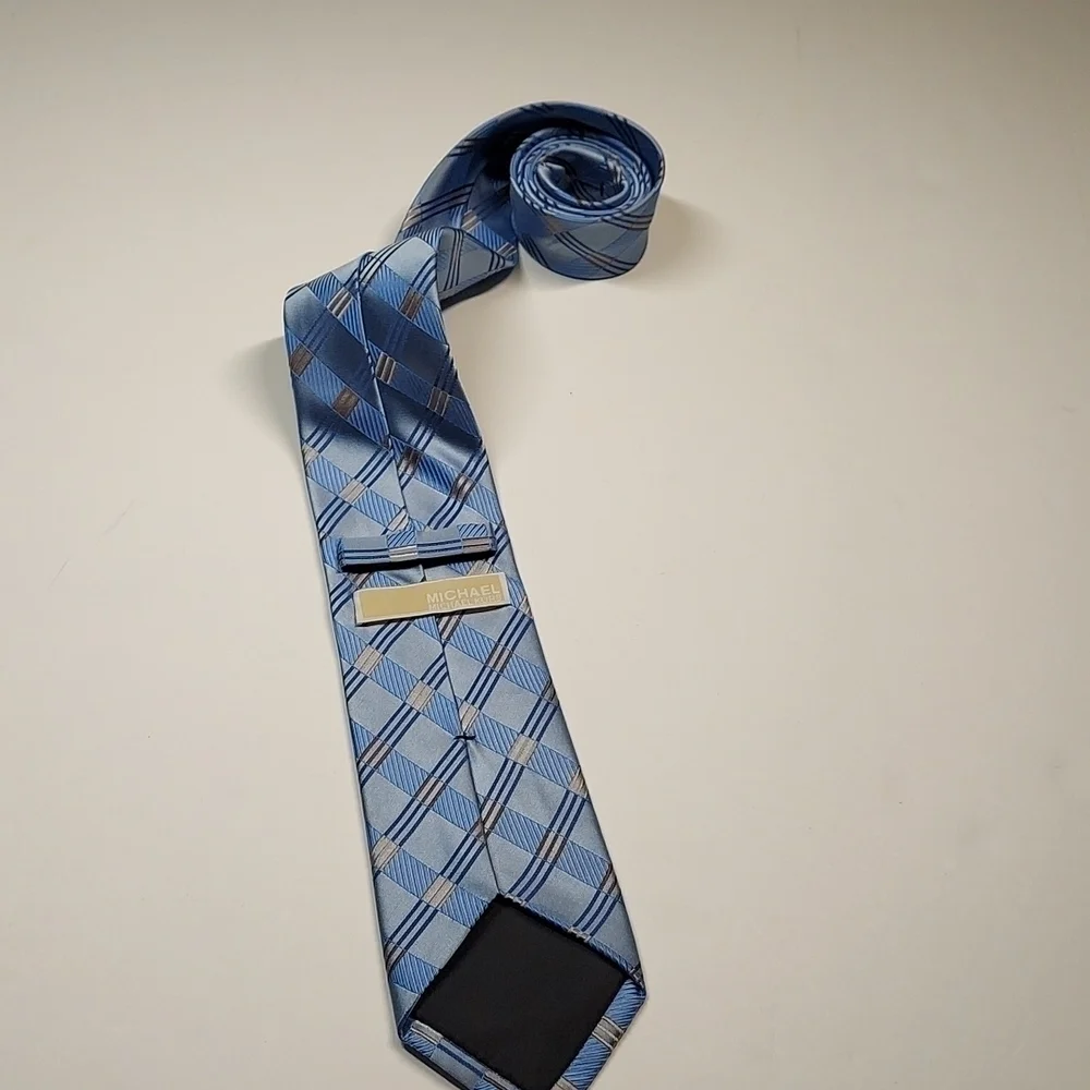 Michael Kors Tie - Picture 5 of 7
